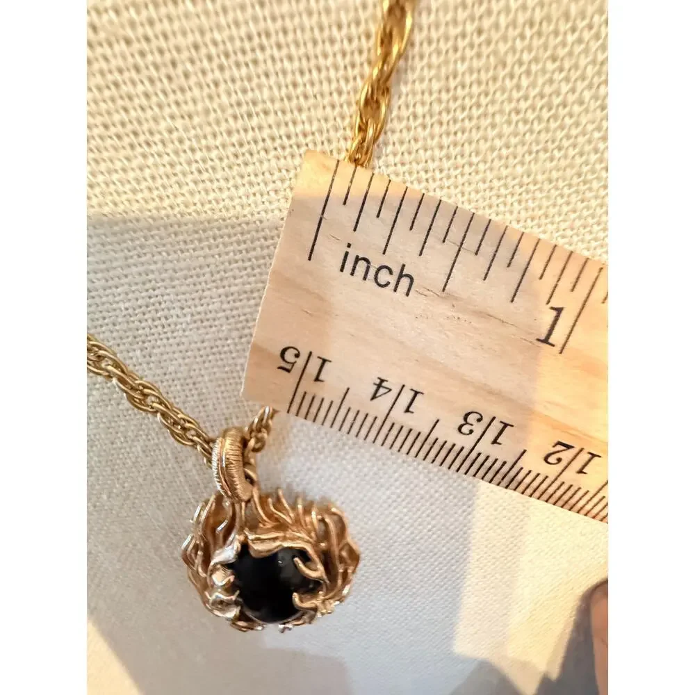Vintage Black Cabochon Gold Tone Pendant Necklace 20”